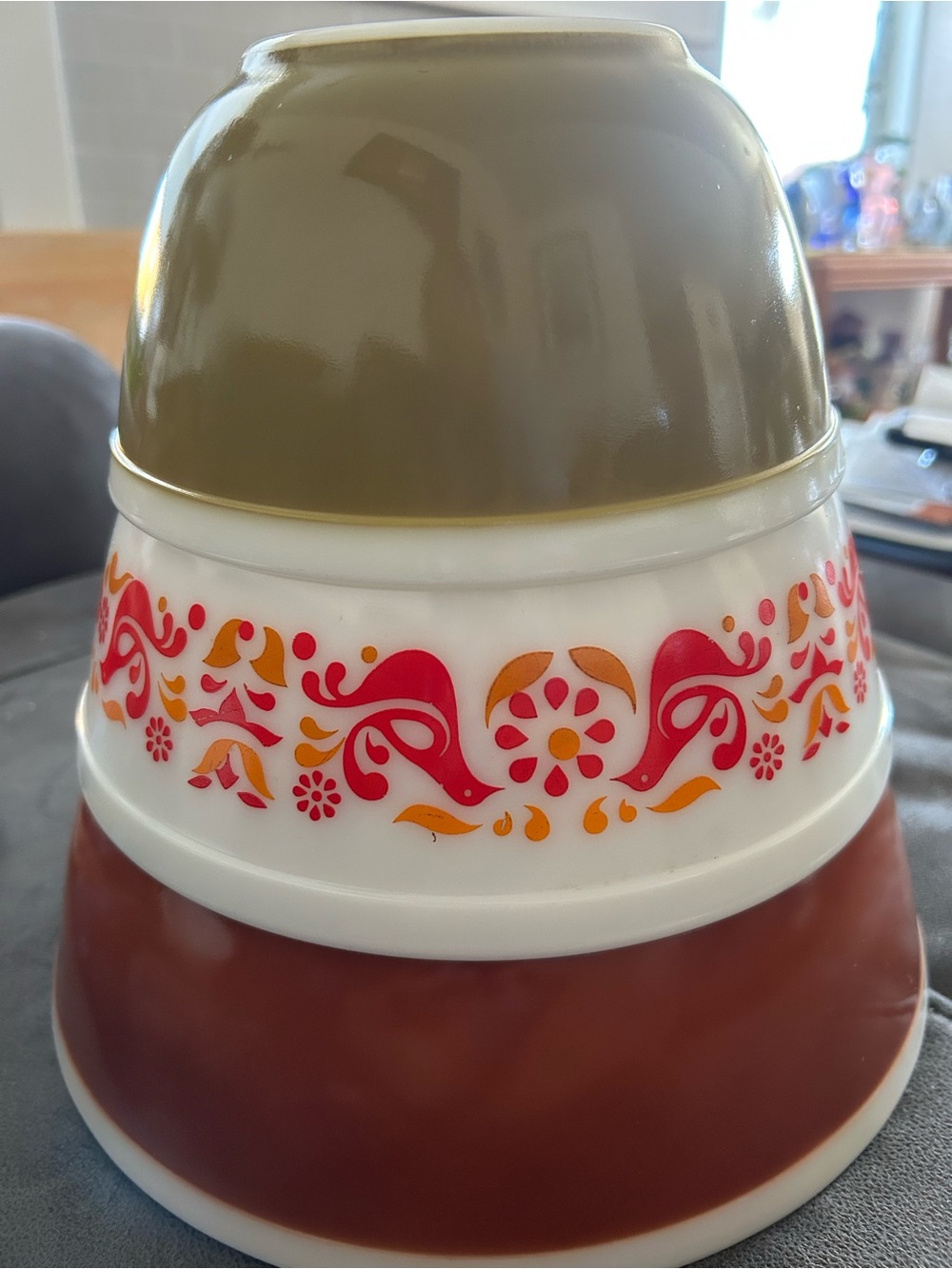 Vintage Pyrex : 4 qts. and 1.5 American Autumn and  2.5 qts. Friendship (Nice)